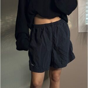 Nike vintage black nylon shorts
- comfy streetwear
Size: L
My size is "S"
